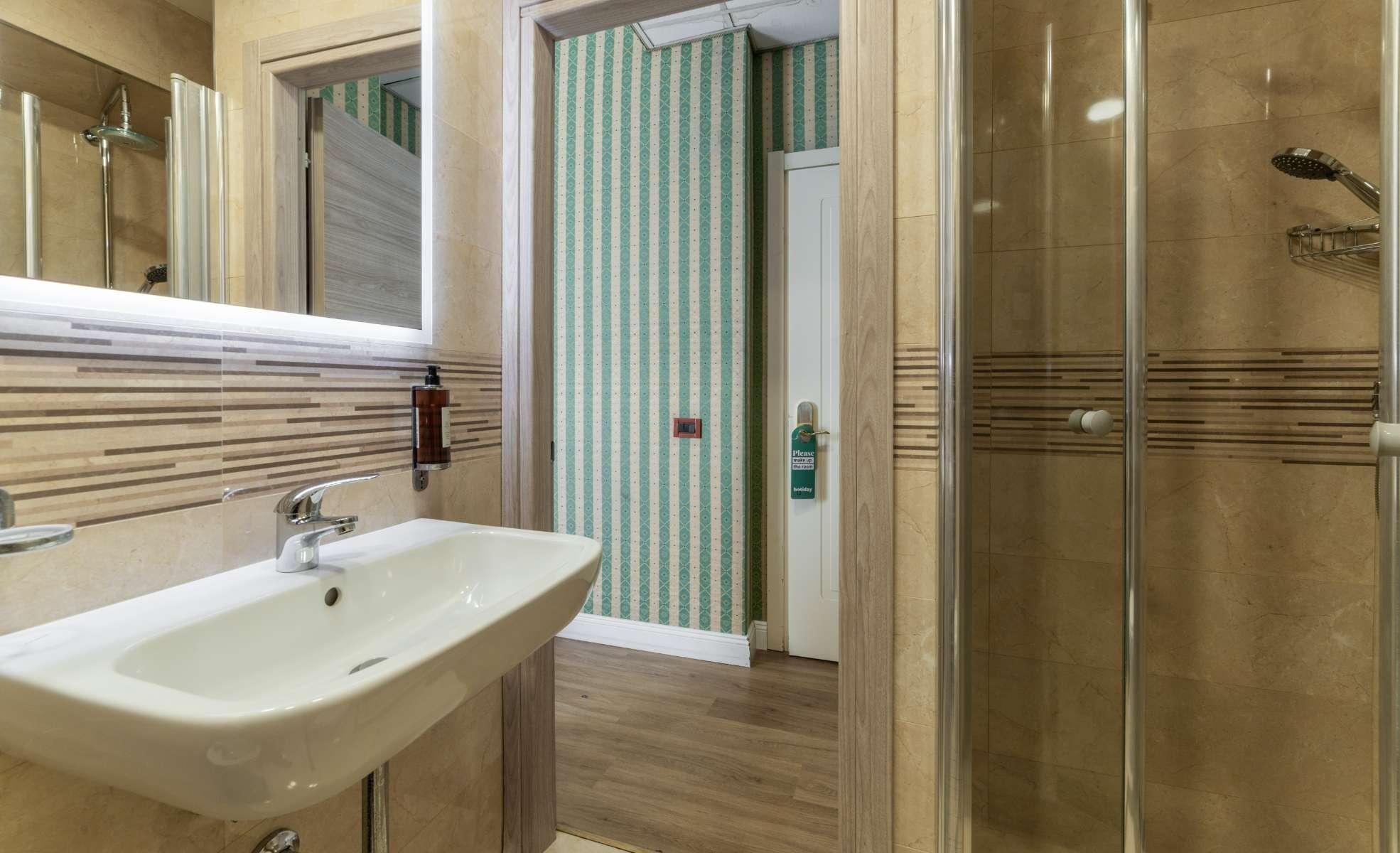 None  Hotel Gambrinus Roma