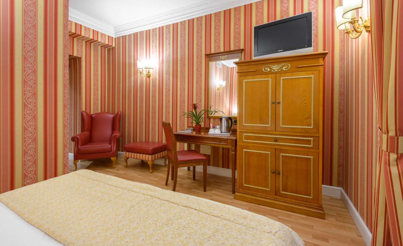 CAMERA DOPPIA CLASSIC  Hotel Gambrinus Roma CAMERA DOPPIA CLASSIC  Hotel Gambrinus Roma