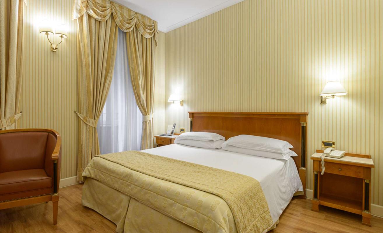CAMERA DOPPIA SUPERIOR  Hotel Gambrinus Roma CAMERA DOPPIA SUPERIOR  Hotel Gambrinus Roma