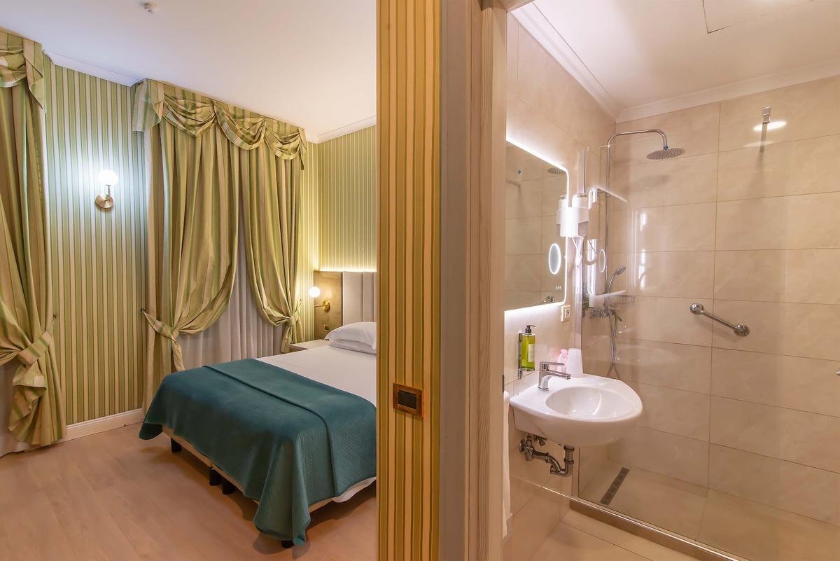 CAMERA DOPPIA SUPERIOR  Hotel Gambrinus Roma