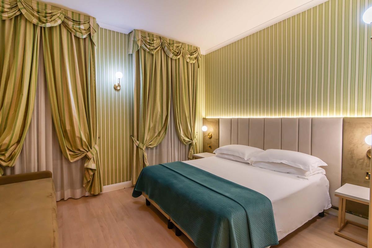 CAMERA DOPPIA SUPERIOR  Hotel Gambrinus Roma